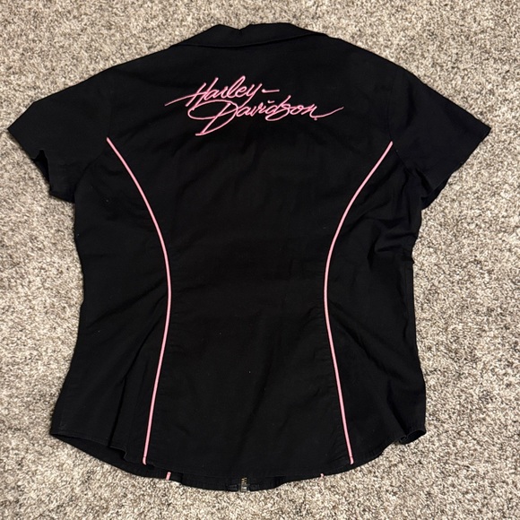 Harley-Davidson Black Shirt with Pink Piping - Picture 2 of 4